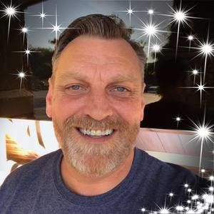 Meet your Posher, Dennis